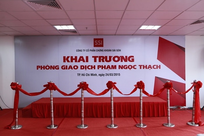 in backdrop khai trương