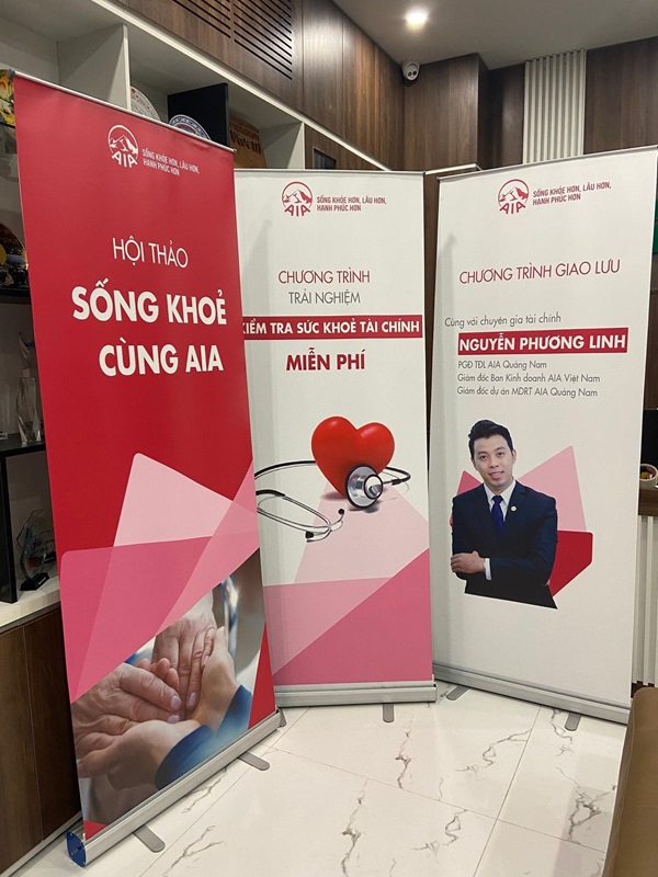 standee cuốn