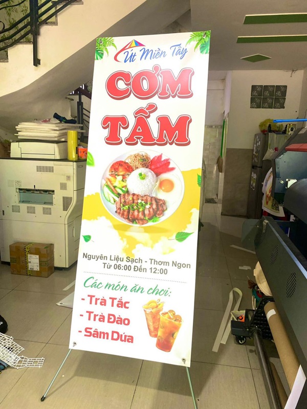in standee chữ x